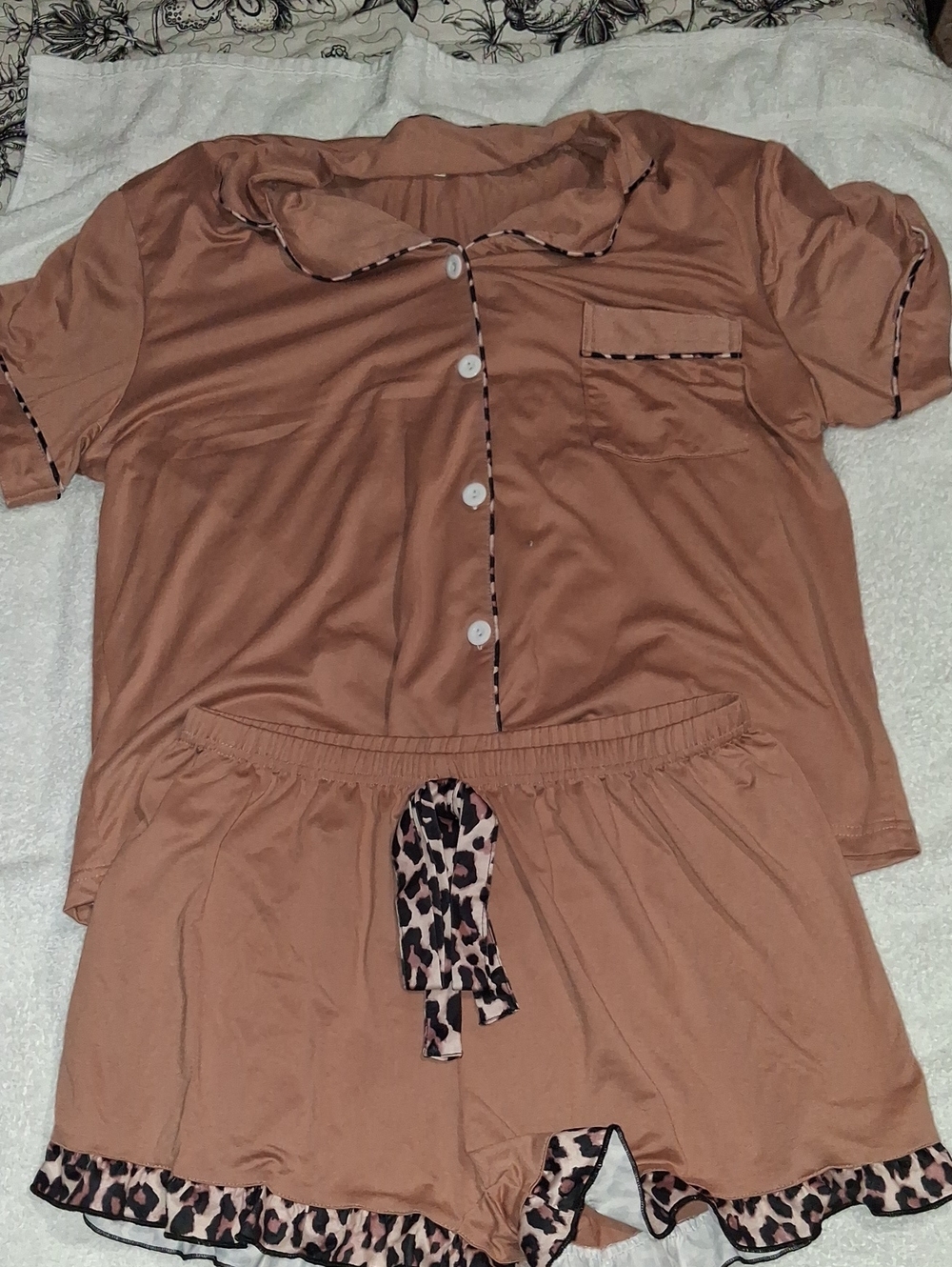 SHEIN Dusty Rose Button-Down Short Pajama Set with Leopard Trim